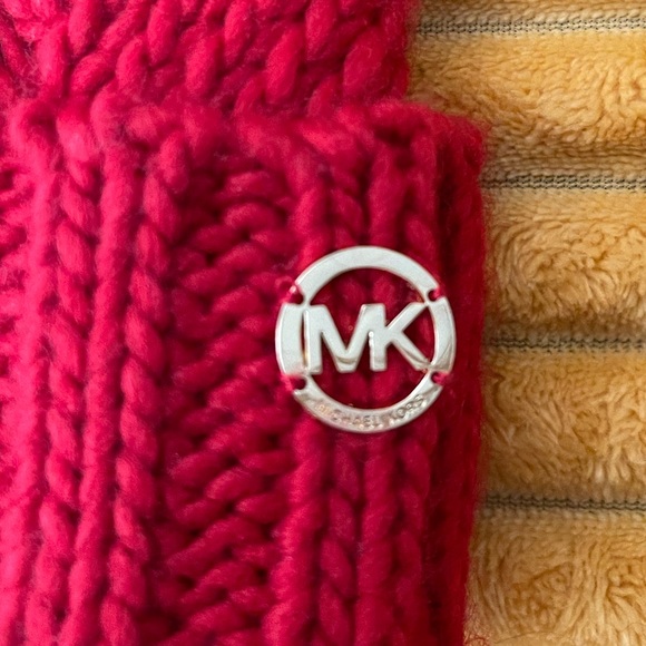 Wool red Michael Kors winter hat - Picture 3 of 3